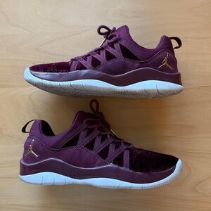 Women’s / Girl’s Jordan 11 RETRO LOW GS Heiress Velvet Burgundy Trainers